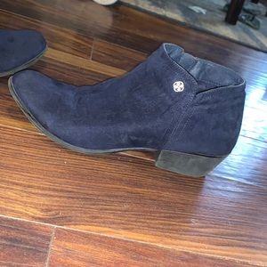 daisy fuentes booties